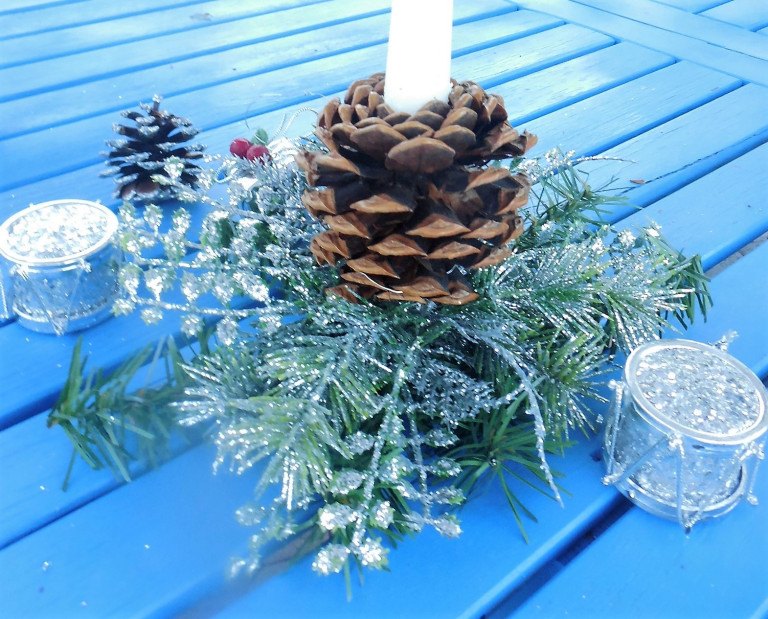 pine-cone-candle.jpg